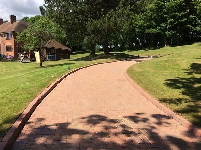driveway-cleaning-8-kireth-ai